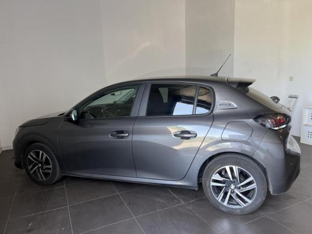 Peugeot 208 image 3