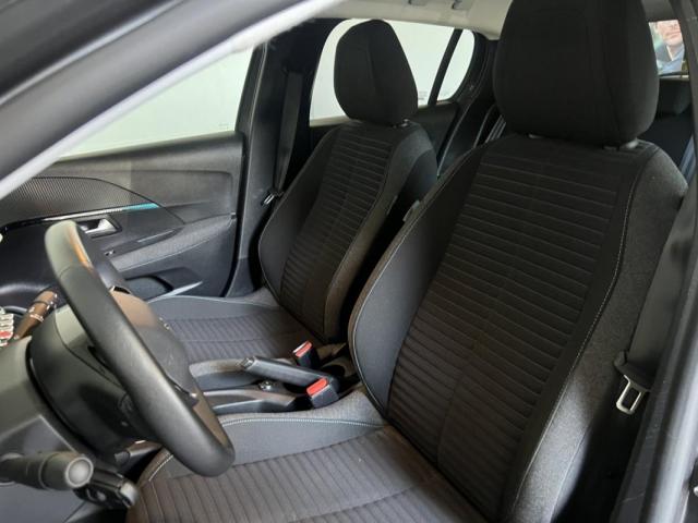 Peugeot 208 image 1