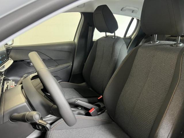 Peugeot 208 image 6