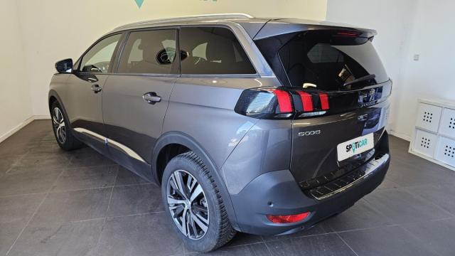 Peugeot 5008 image 1
