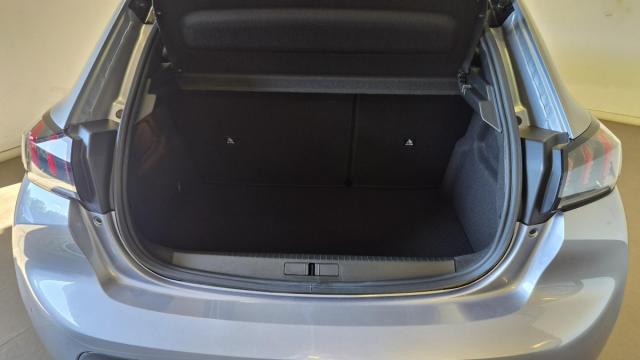 Peugeot 208 image 9