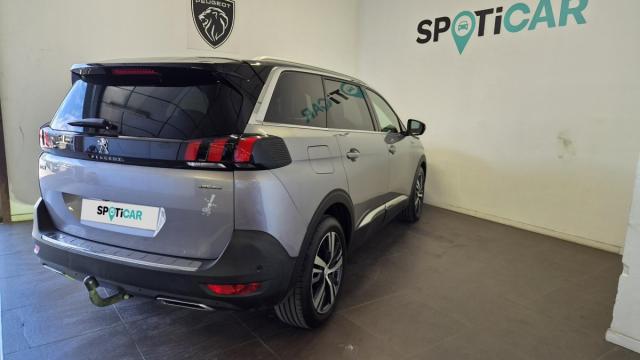 Peugeot 5008 image 1