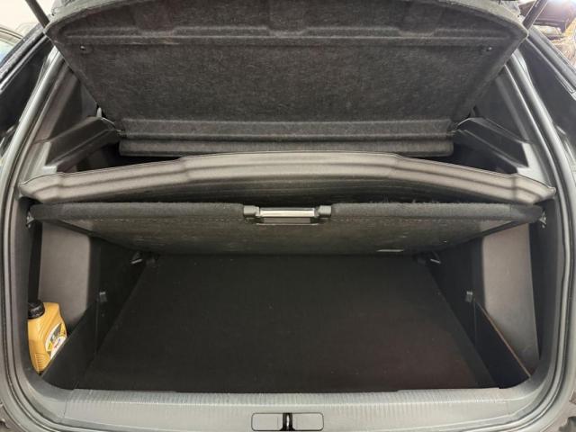 Peugeot 2008 image 8
