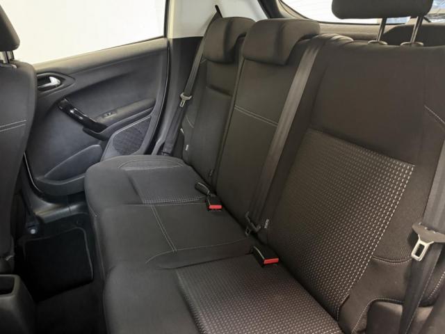 Peugeot 208 image 8
