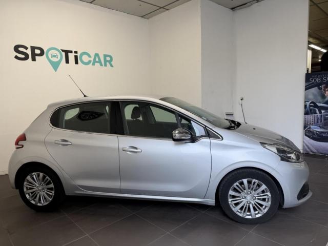Peugeot 208 image 6