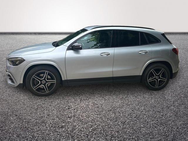 Mercedes Benz Gla image 9