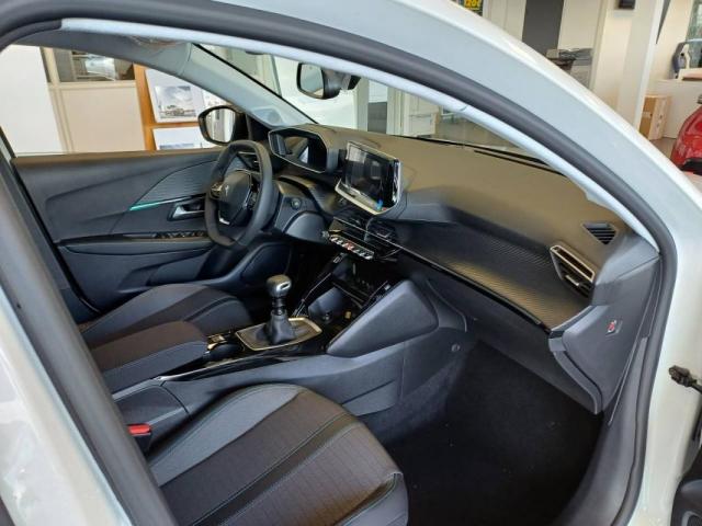 Peugeot 208 image 2
