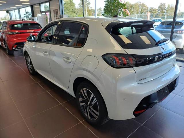 Peugeot 208 image 6