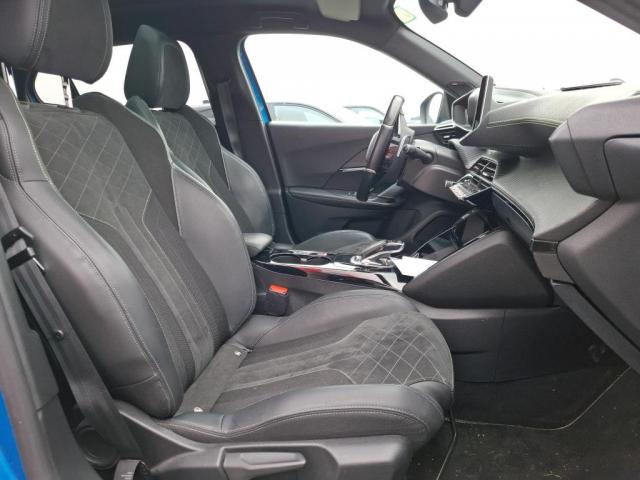 Peugeot 2008 image 2