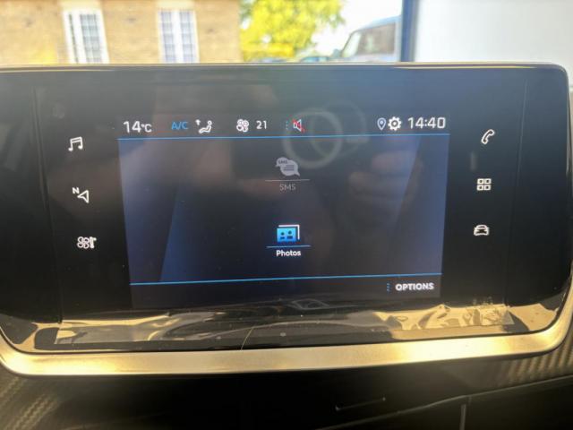 Peugeot 208 image 3