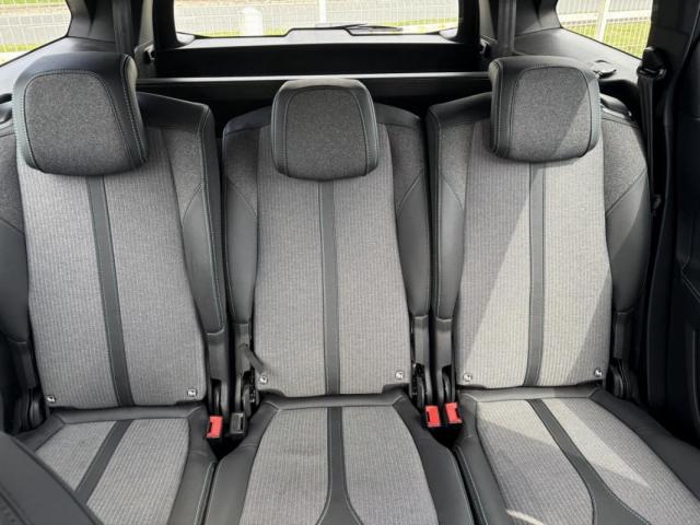 Peugeot 5008 image 9