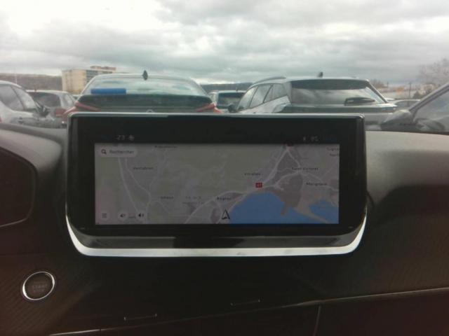 Peugeot 2008 image 9