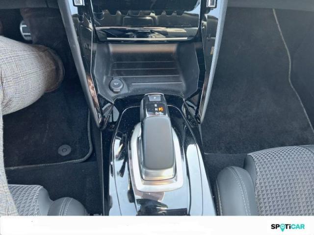 Peugeot 208 image 8