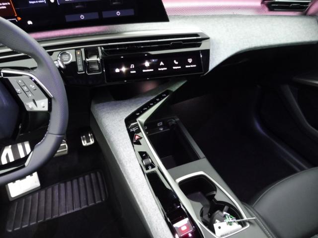 Peugeot 3008 image 3