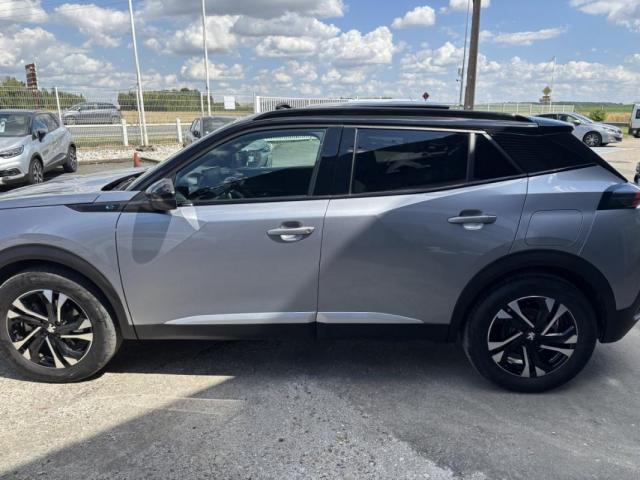 Peugeot 2008 image 2