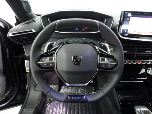 Peugeot 2008 image 7