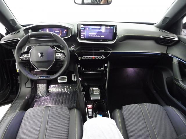 Peugeot 2008 image 1