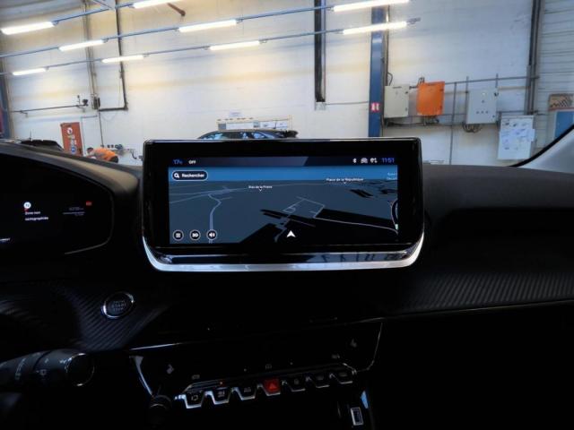 Peugeot 208 image 2