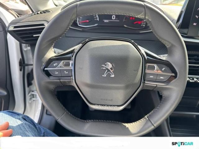 Peugeot 208 image 7