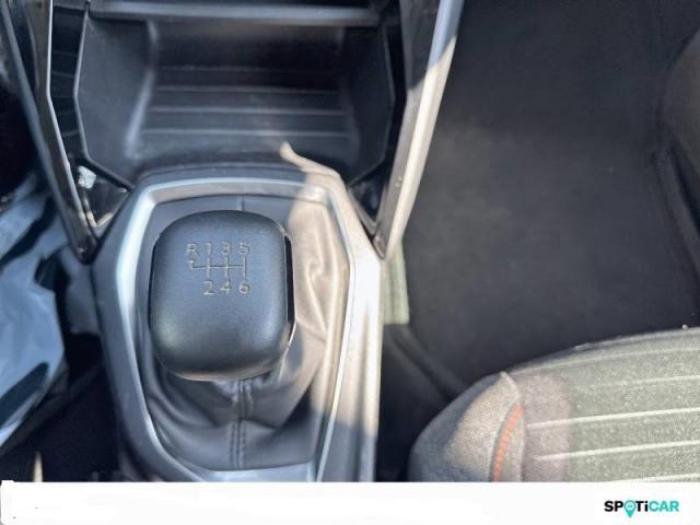 Peugeot 2008 image 6