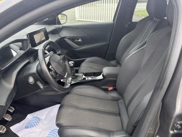 Peugeot 208 image 6