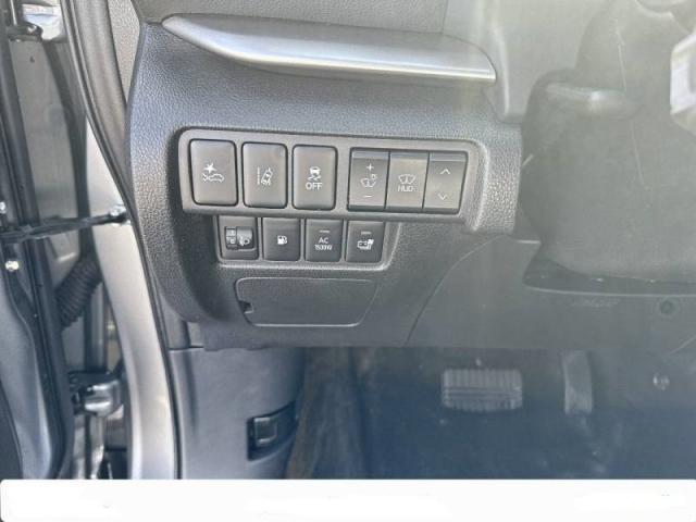 Mitsubishi Eclipse Cross image 3