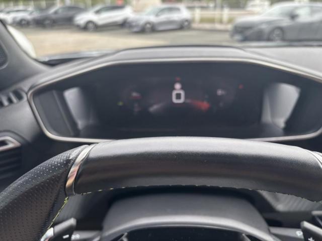 Peugeot 2008 image 8