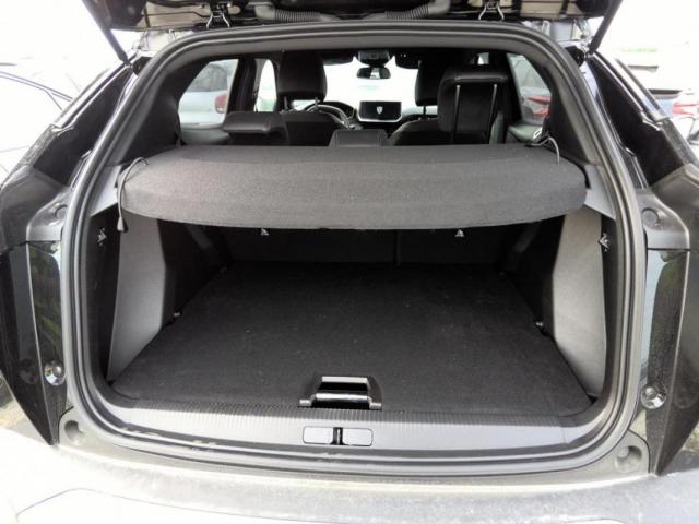 Peugeot 2008 image 3