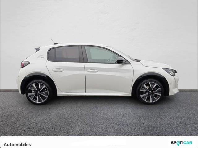 Peugeot 208 image 9