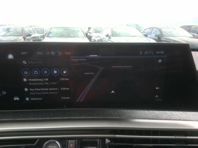 Peugeot 3008 image 2