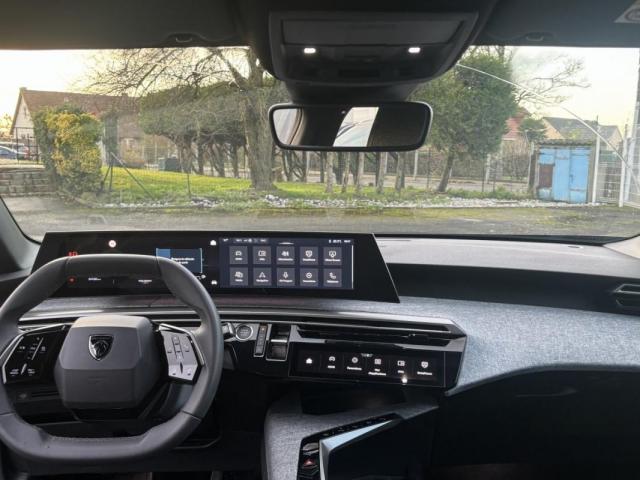 Peugeot 3008 image 2