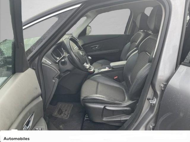 Renault Grand Scénic image 2