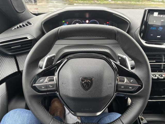 Peugeot 2008 image 4