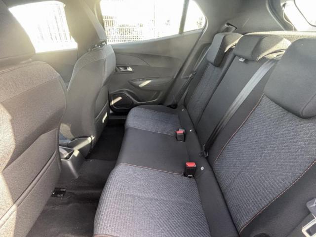 Peugeot 2008 image 3