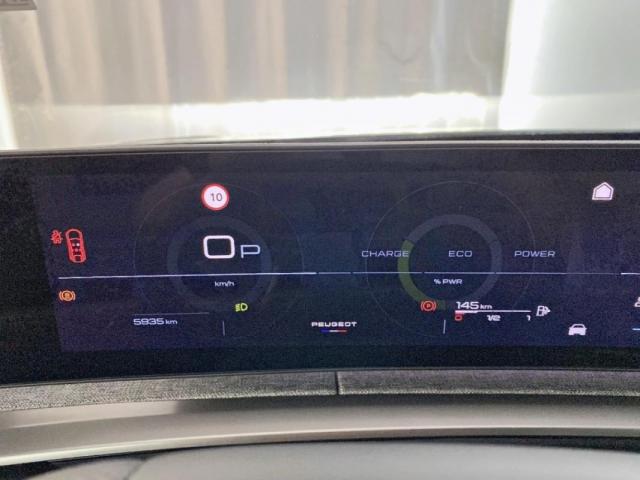 Peugeot 3008 image 2