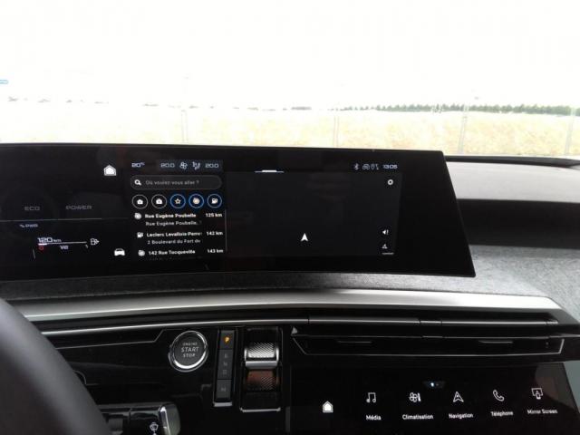 Peugeot 3008 image 2