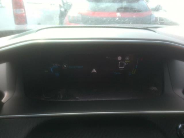 Peugeot 2008 image 3