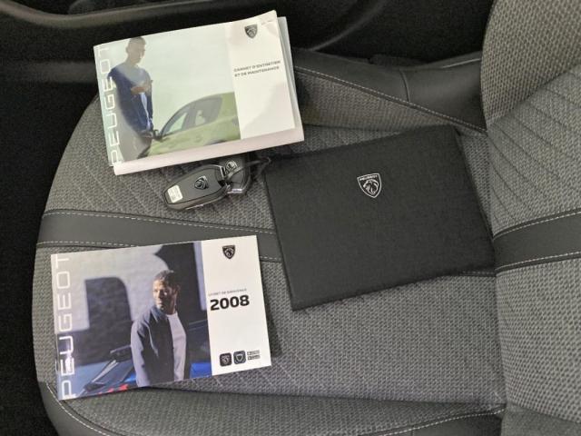 Peugeot 2008 image 2