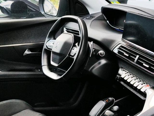 Peugeot 3008 image 2