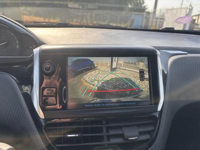 Peugeot 2008 image 2