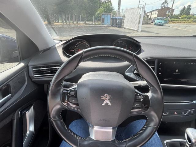 Peugeot 308 image 2