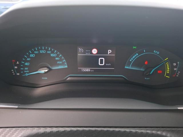 Peugeot 208 image 7