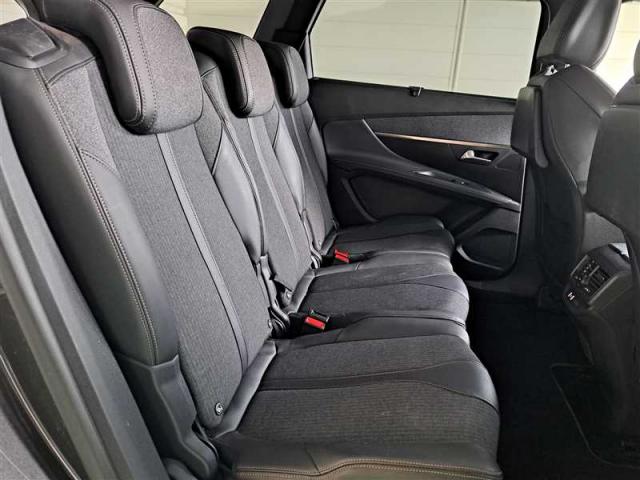 Peugeot 5008 image 8