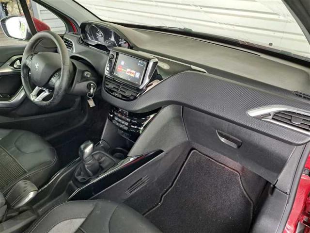 Peugeot 2008 image 8