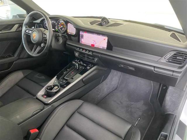 Porsche 911 image 2