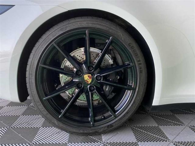 Porsche 911 image 5