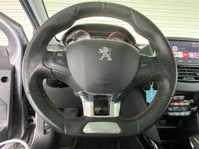 Peugeot 2008 image 8