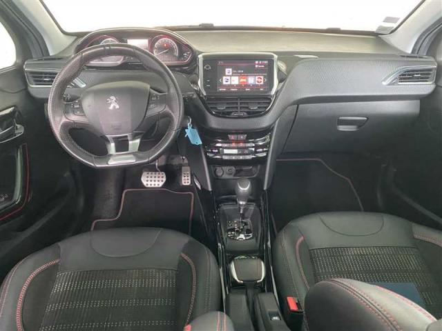 Peugeot 2008 image 2