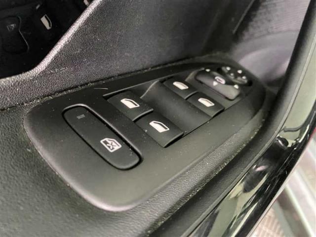Peugeot 2008 image 3