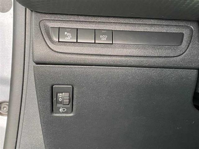 Peugeot 2008 image 1
